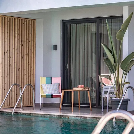 S-cape Hotel