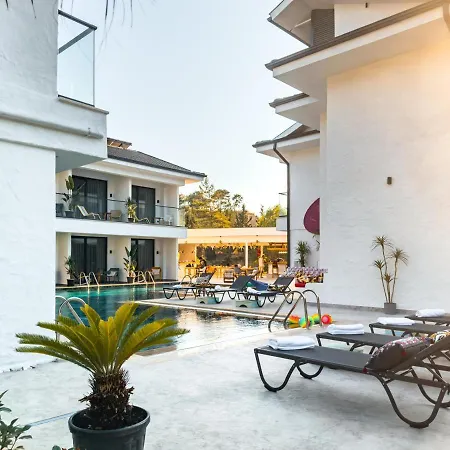 S-cape Otel
