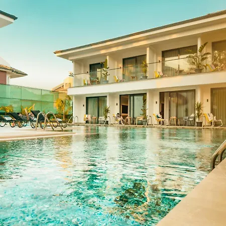 S-cape Otel *