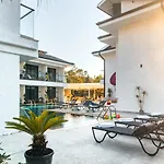 S-cape Otel