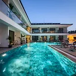 Otel S-cape *