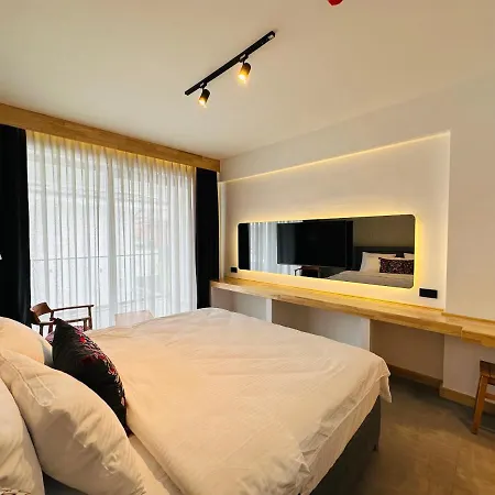 S-cape * פאטהיה