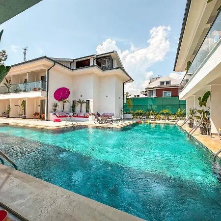 S-cape Hotel