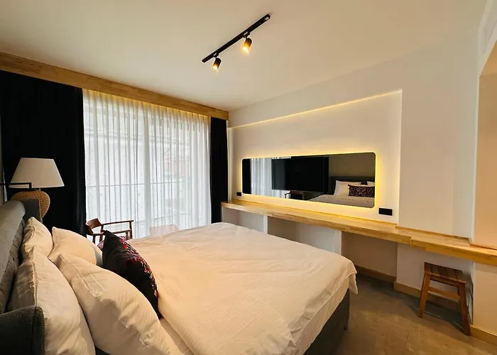 S-cape * פאטהיה