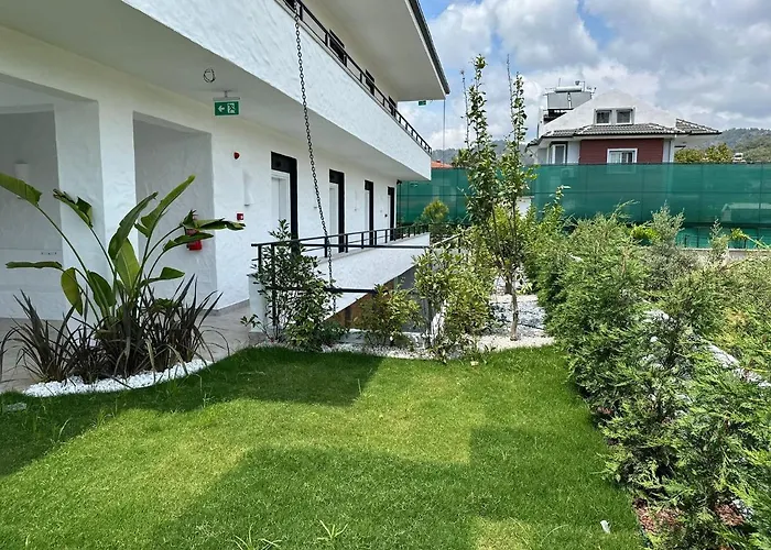 S-cape Hotel