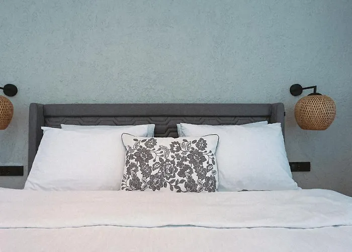 S-cape Hotel