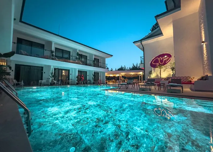 S-cape Hotel