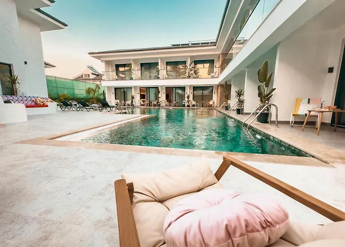 Hotel S-cape *